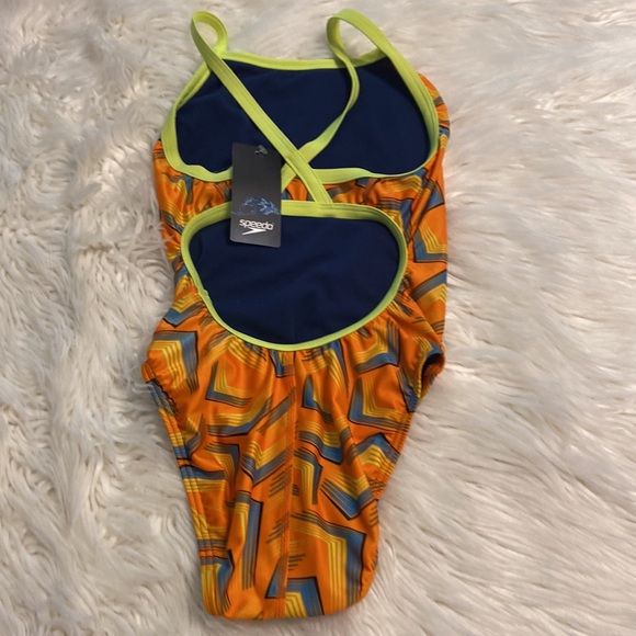 Speedo Swimsuit size 30 brand new with tags - Picture 3 of 8